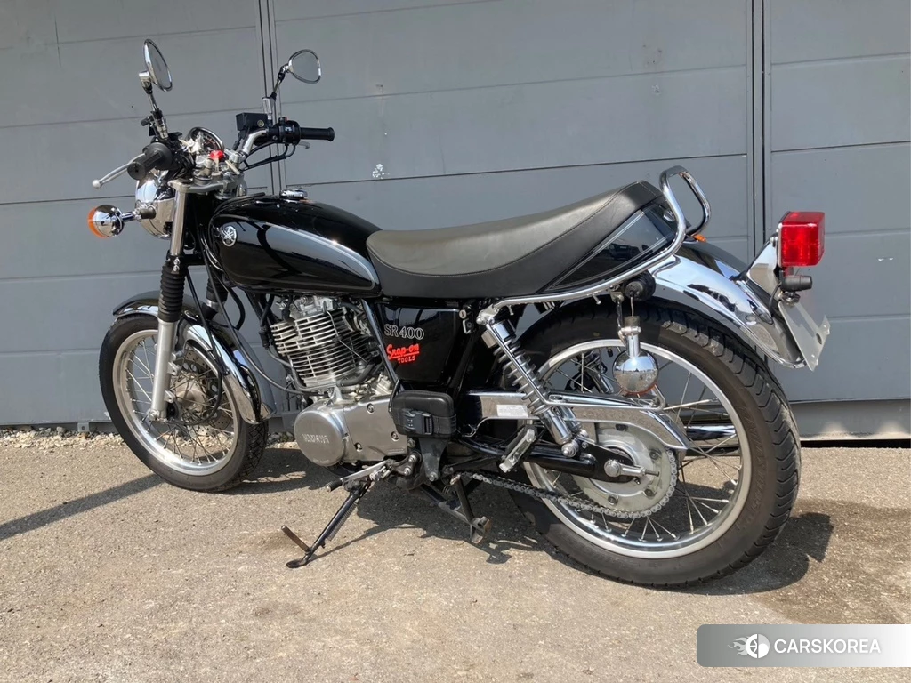 Проданный Yamaha SR 400 2016 из Японии