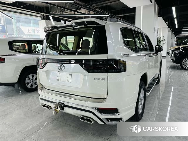 Toyota Land Cruiser (imported) 2024 Белый из Китая, фото 2