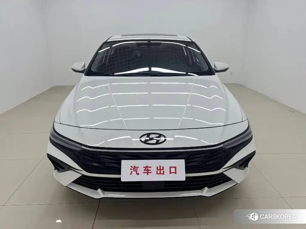 Hyundai Elantra 2023 Белый из Китая, фото 6
