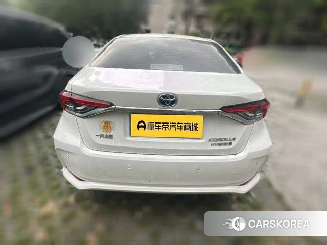Toyota Corolla 2023 Белый из Китая, фото 2