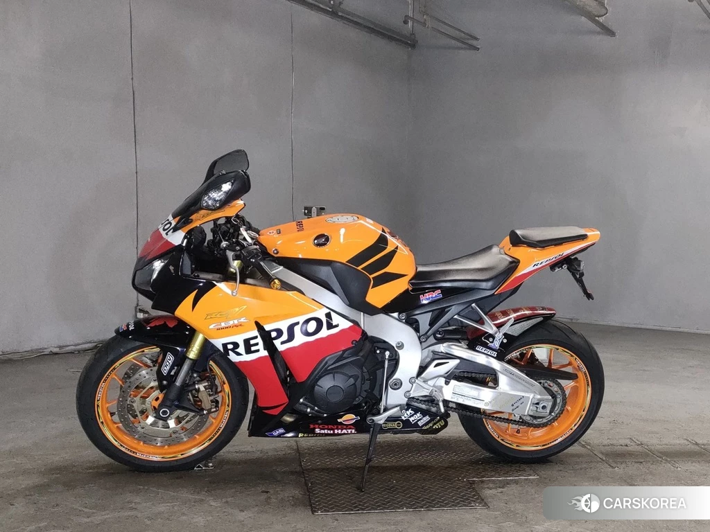 Проданный Honda CBR1000RR 2013 из Японии, фото 2