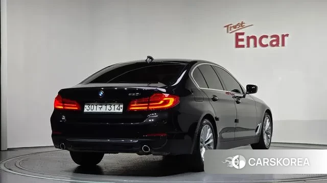 BMW 5 Series (G30) id 3760652 из Кореи 12