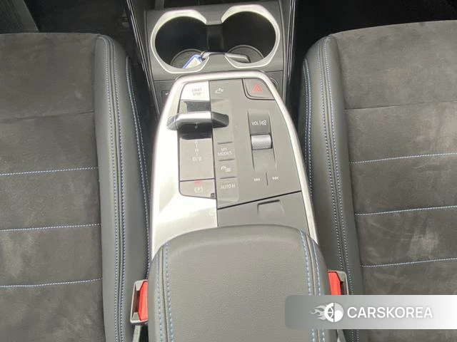 BMW iX1 2023 Синий из Китая, фото 2