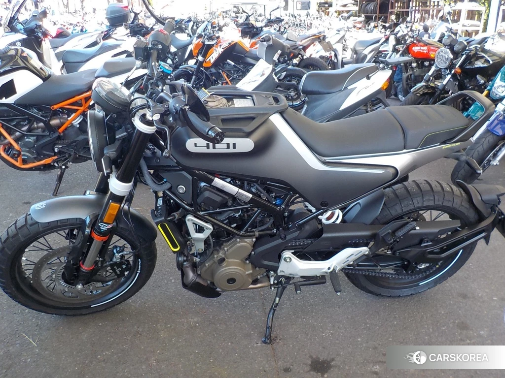 Проданный Husqvarna SVARTPILEN 401 2021 из Японии