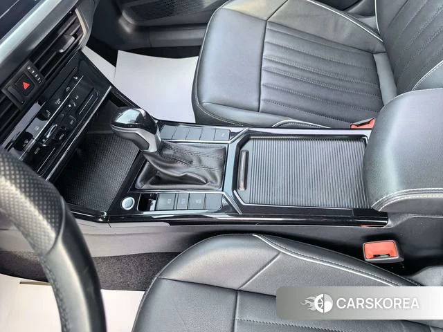 Volkswagen Passat id 4297673 из Китая 7