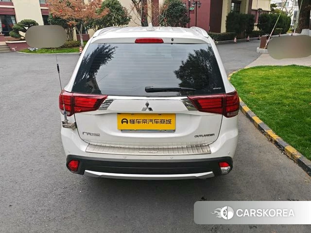 Mitsubishi  Outlander 2019 Белый из Китая, фото 2