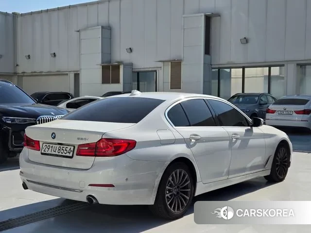 BMW 5 Series (G30) id 3307845 из Кореи 2