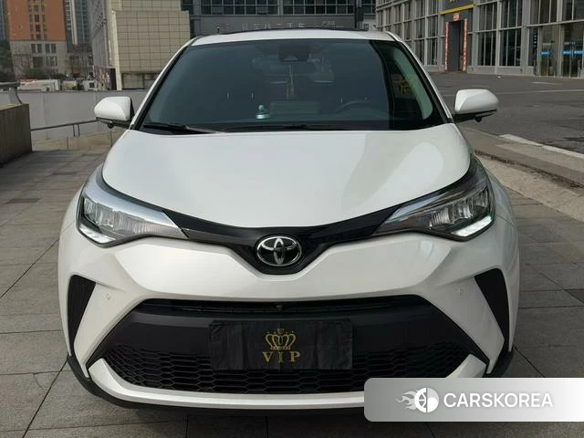 Toyota C-HR 2022 Белый из Китая, фото 2