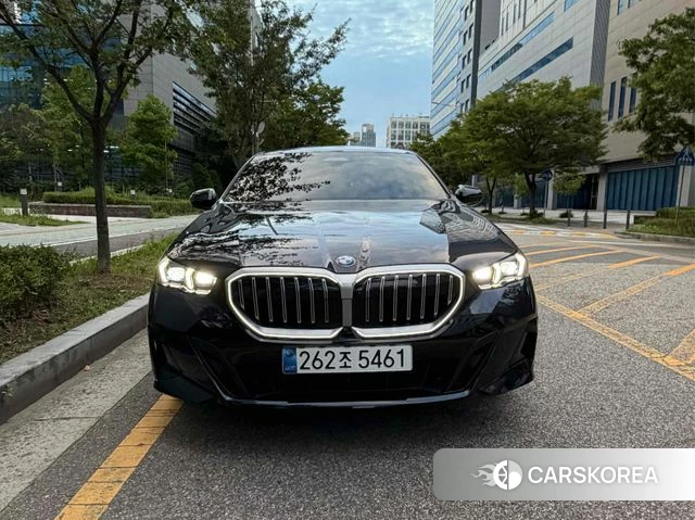 BMW 5 Series (G60) 2026 Черный из Кореи, фото 2