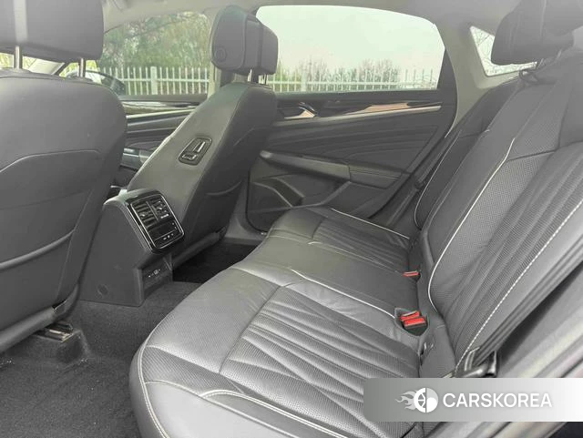 Volkswagen Passat 2023 Черный из Китая, фото 2