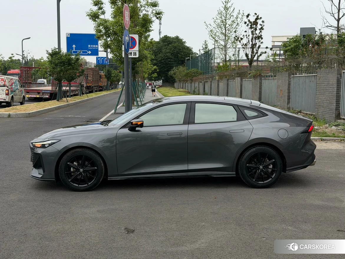 Chang'an UNI-V id 4479740 из Китая 12