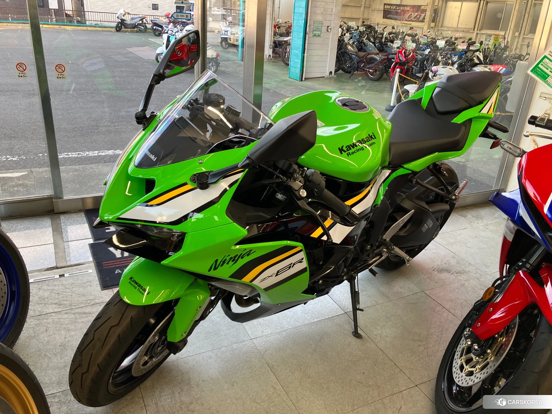 Kawasaki NINJA ZX-6R 2025 из Японии