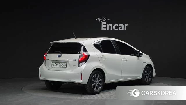 Toyota Prius C id 4232749 из Кореи 12