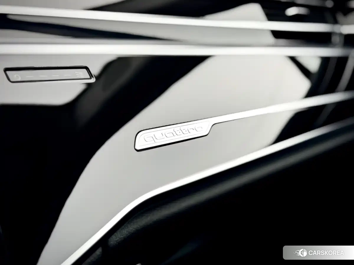 Audi A8 New Energy id 4539457 из Китая 7