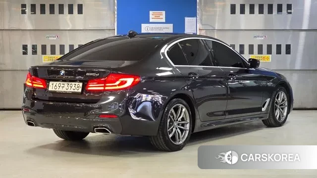 BMW 5 Series (G30) id 3514714 из Кореи 12