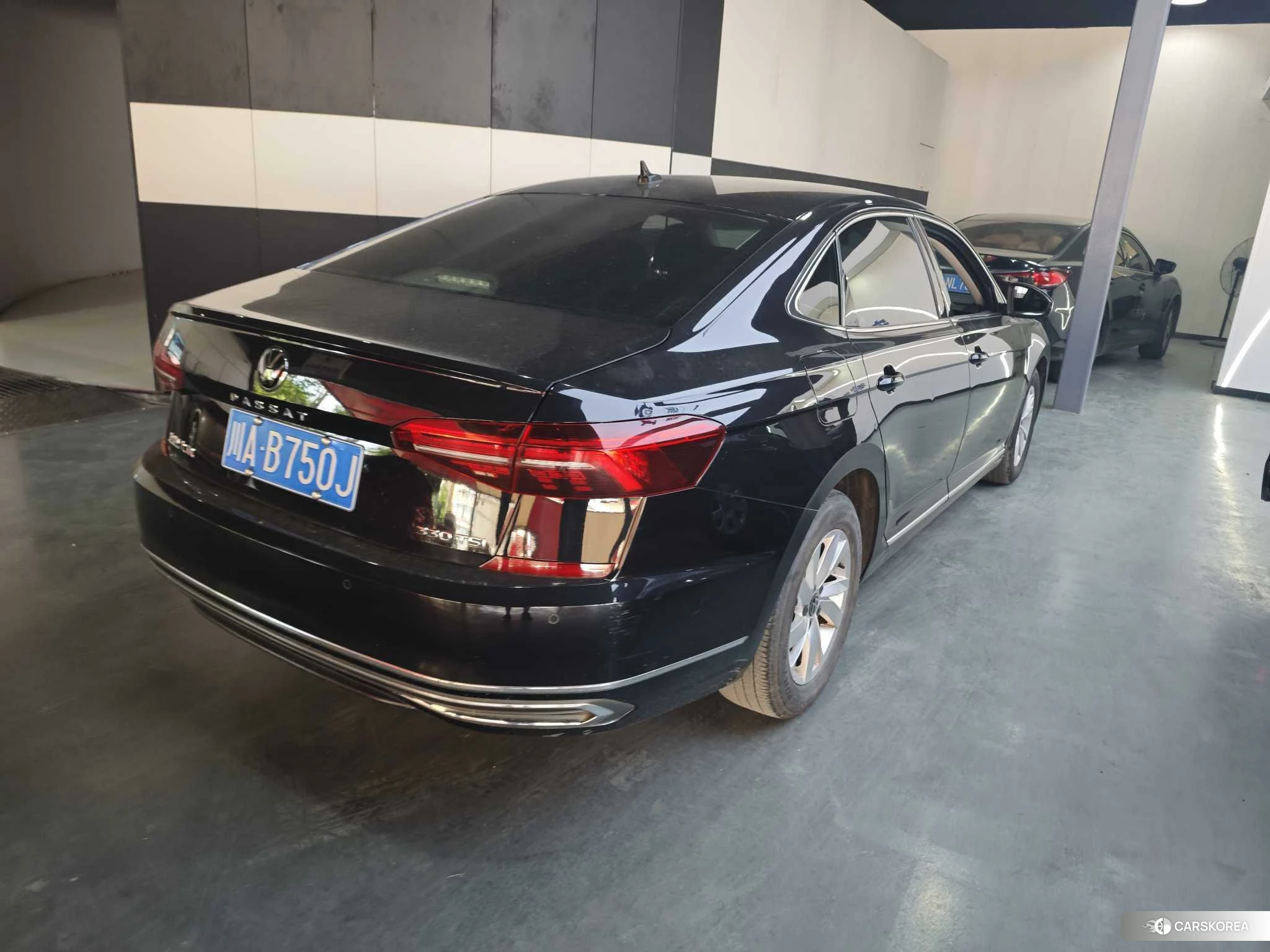 Volkswagen Passat 2021 Черный из Китая, фото 2