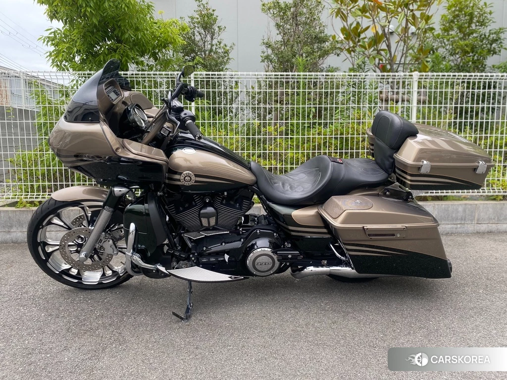 Проданный Harley-Davidson Road Glide FLTRXSE1800 CVO 2013 из Японии, фото 2
