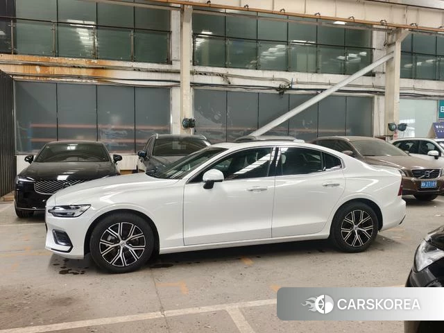Volvo S60 2025 Белый из Китая, фото 3