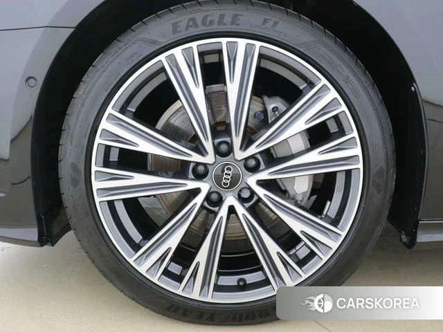 Audi A6L id 4260948 из Китая 8