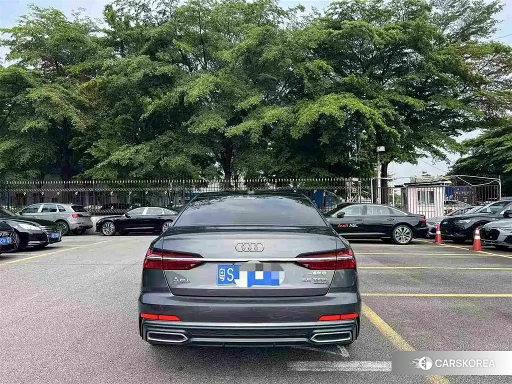 Audi A6L 2022 Silver/gray из Китая, фото 3