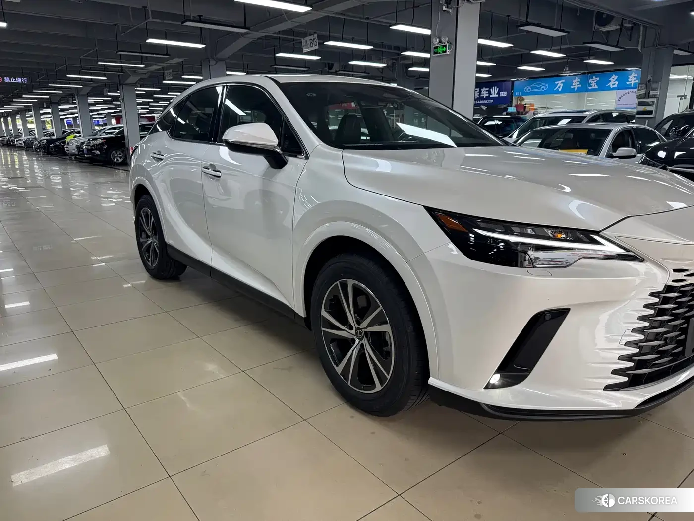 Lexus RX 2026 Белый из Китая, фото 2