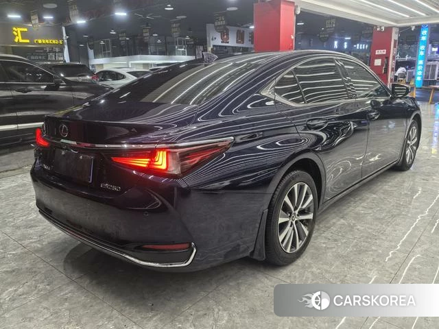 Lexus ES id 4300097 из Китая 12
