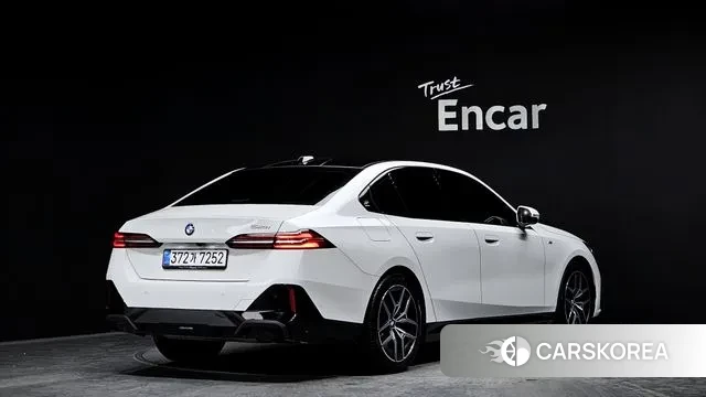 BMW 5 Series (G60) id 3609968 из Кореи 12