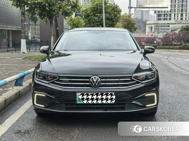 Volkswagen Magotan PHEV 2023 Черный из Китая, фото 2