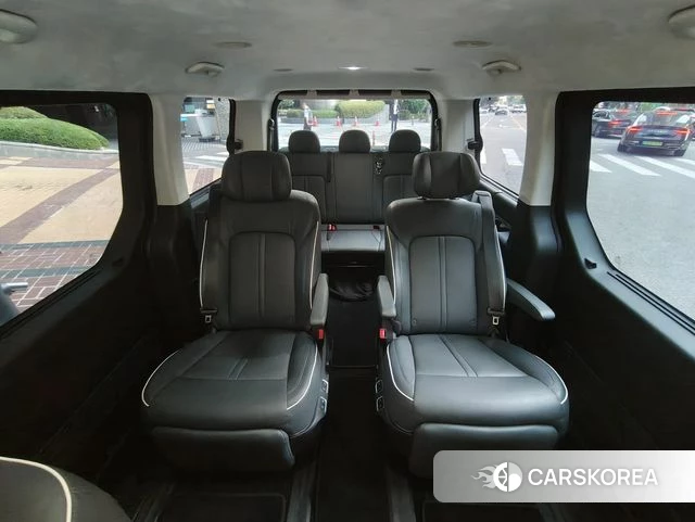 Hyundai Staria 2023 Черный из Кореи, фото 2