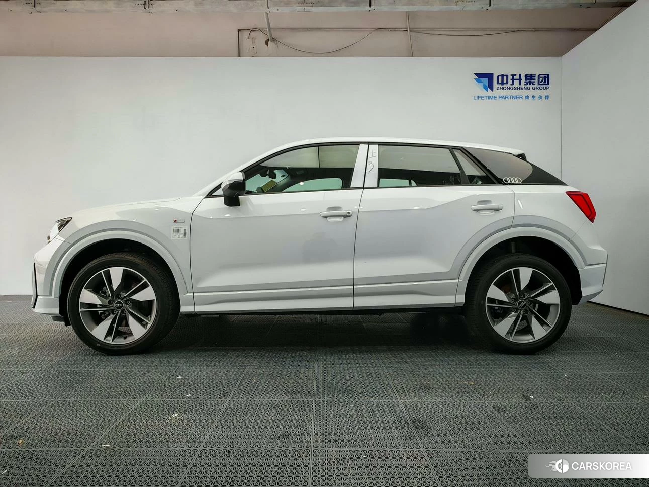 Audi Q2L id 4486510 из Китая 12