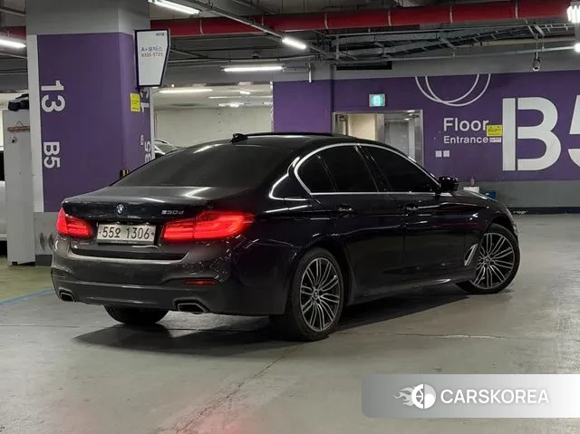 BMW 5 Series (G30) id 3718816 из Кореи 12