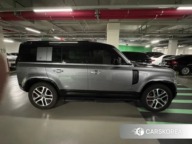 Land Rover Defender (L663) 2023 Серебряный двухцветный из Кореи, фото 2