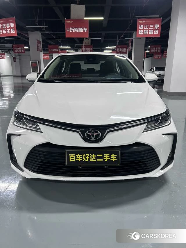 Toyota Corolla 2023 Белый из Китая, фото 2