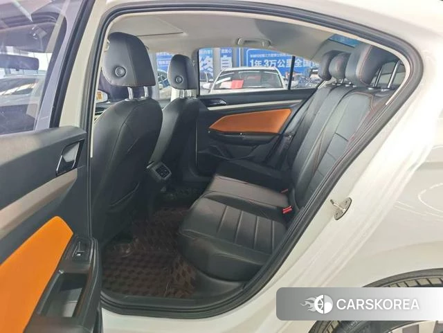 Volkswagen Bora id 4271158 из Китая 12