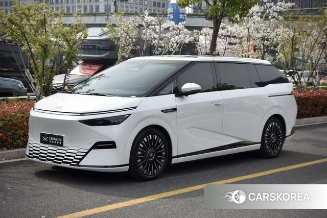 Xiaopeng Motors Xiaopeng X9 id 3909045 из Китая 11