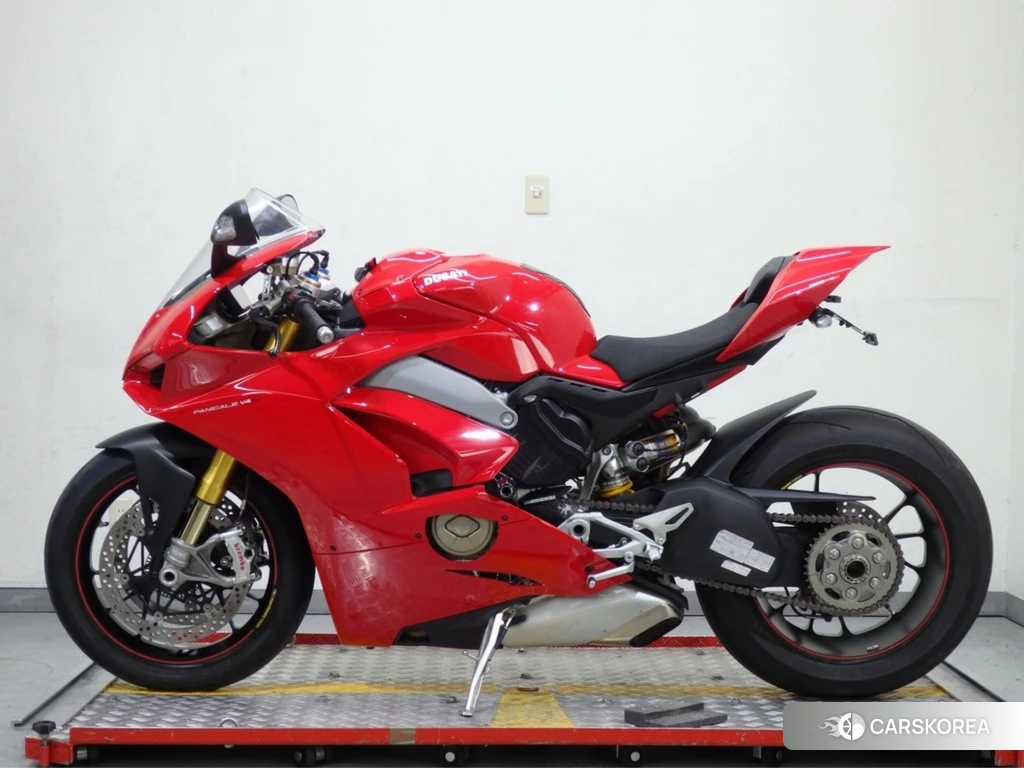 Проданный Ducati PANIGALE V4 S 2019 из Японии, фото 2