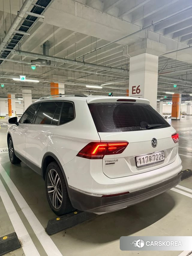 Volkswagen Tiguan Allspace 2020 Белый из Кореи, фото 2