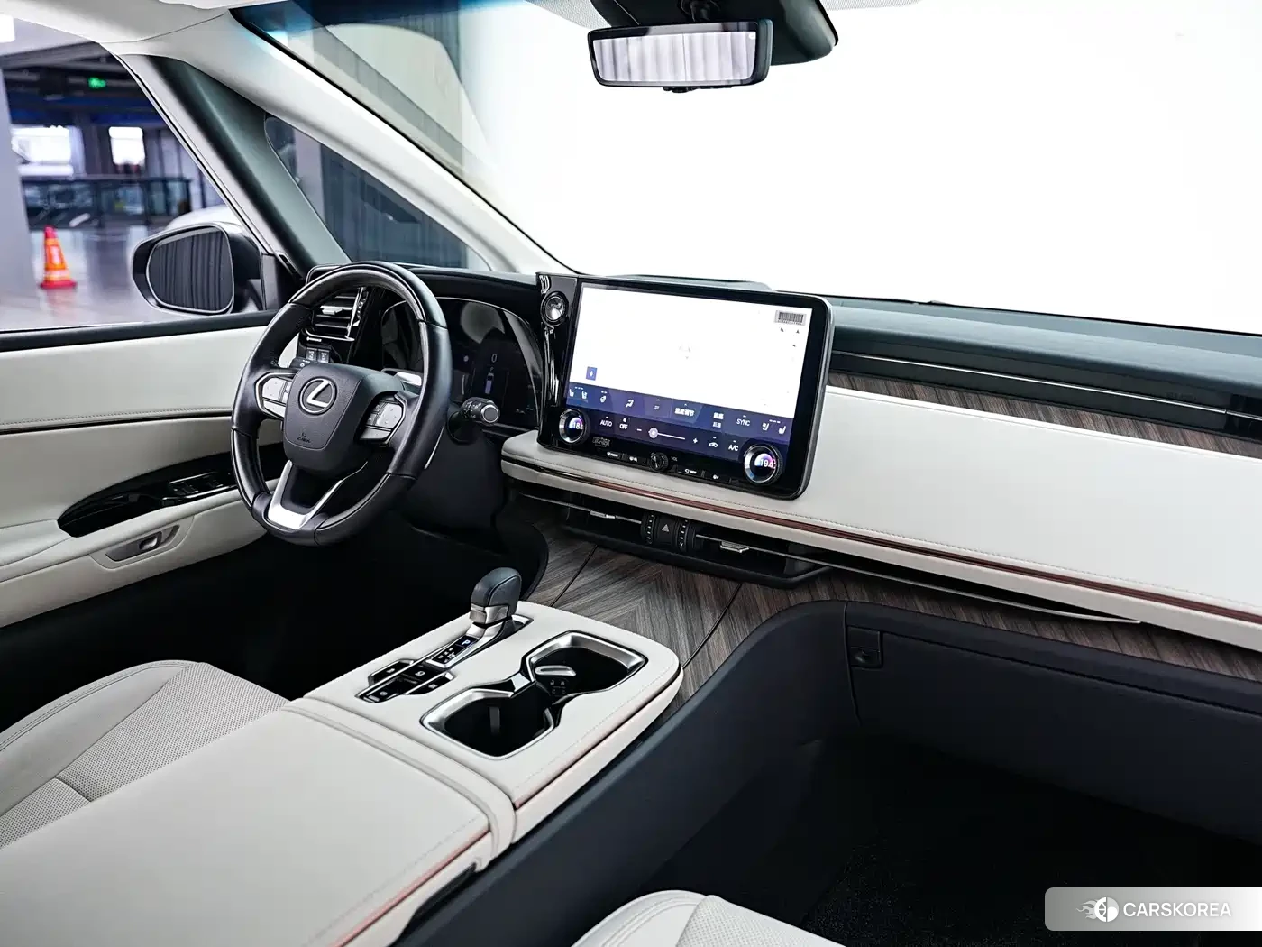 Lexus LM id 4547199 из Китая 12