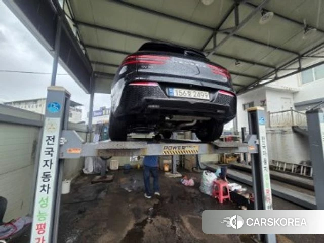 Genesis GV70 2021 Черный из Кореи, фото 2