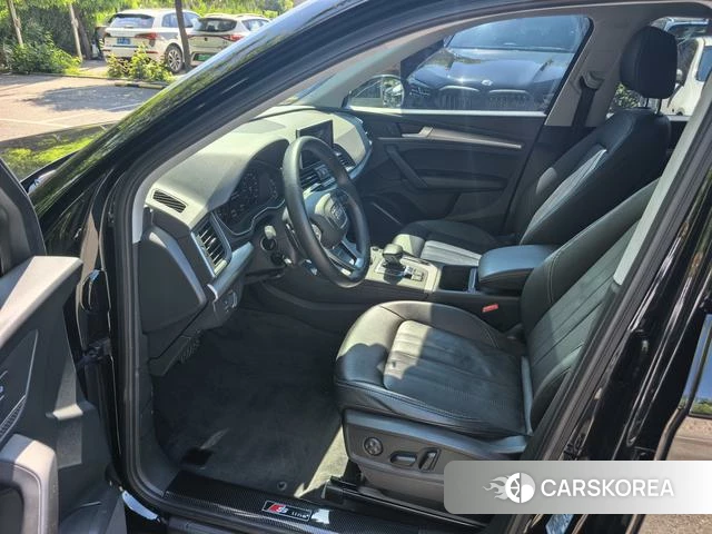 Audi Q5L 2021 Черный из Китая, фото 6