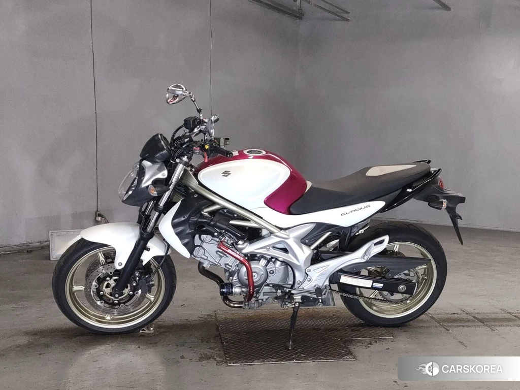 Проданный Suzuki GLADIUS 650 2012 из Японии, фото 2