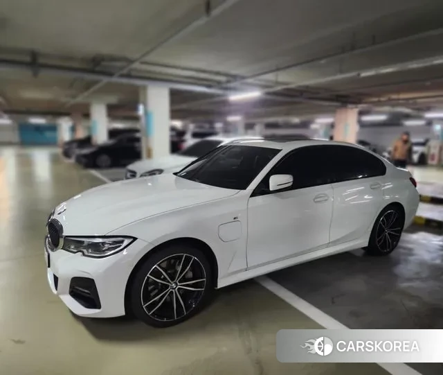 BMW 3 Series (G20) 2021 Белый из Кореи, фото 2