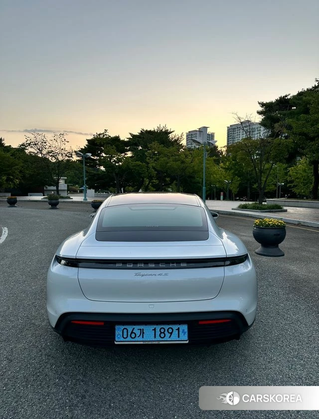 Porsche Taycan 2021 Белый из Кореи, фото 2