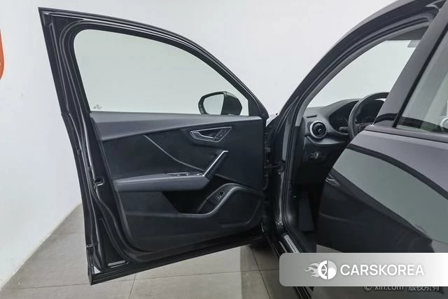 Audi Q2L id 4298126 из Китая 12