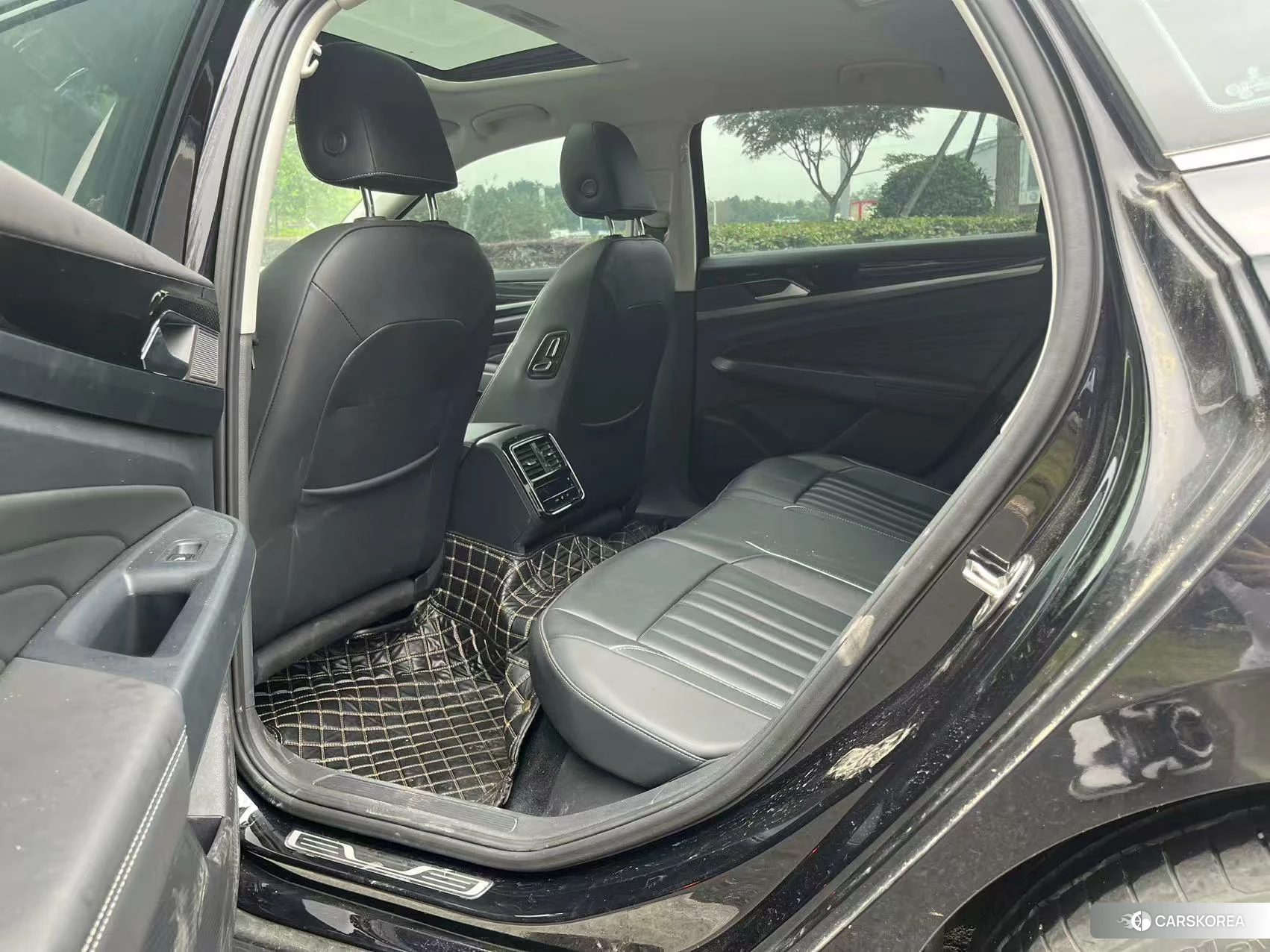 Volkswagen Passat 2023 Черный из Китая, фото 3