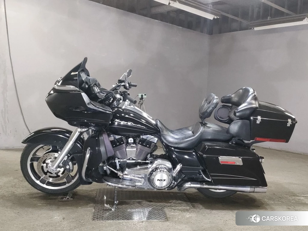 Проданный Harley-Davidson Road Glide FLTRX1690 2013 из Японии