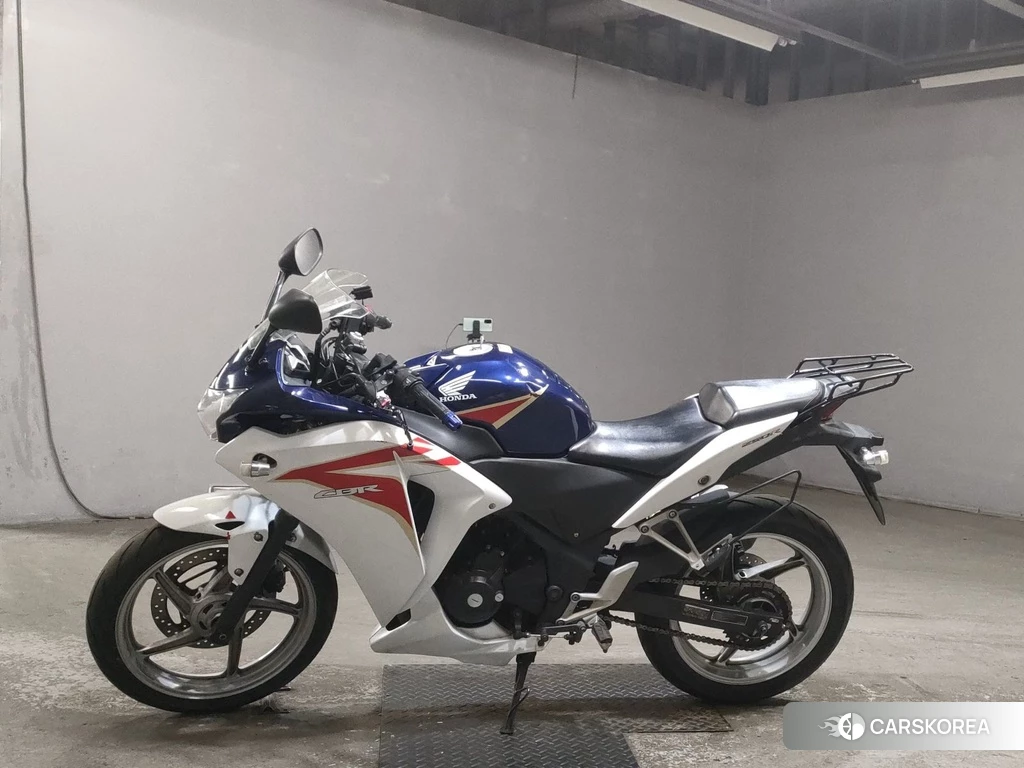 Проданный Honda CBR250R 2011 из Японии, фото 2
