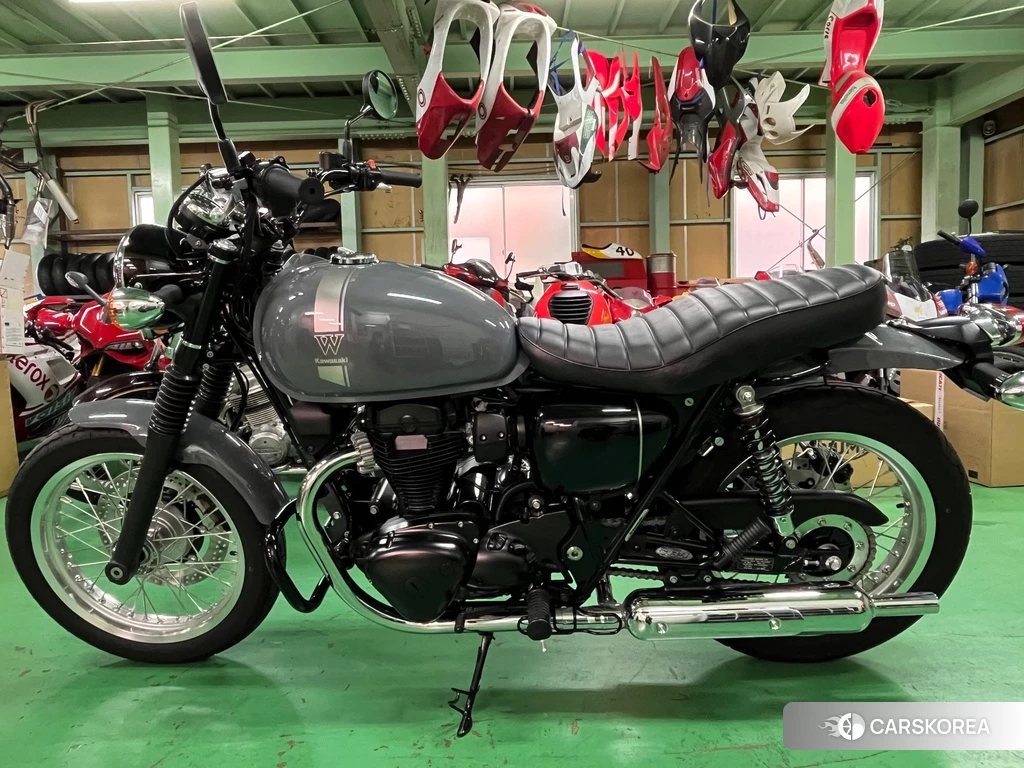 Проданный Kawasaki W800 STREET 2023 из Японии