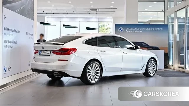 BMW 6 Series GT (G32) 2023 Белый из Кореи, фото 2