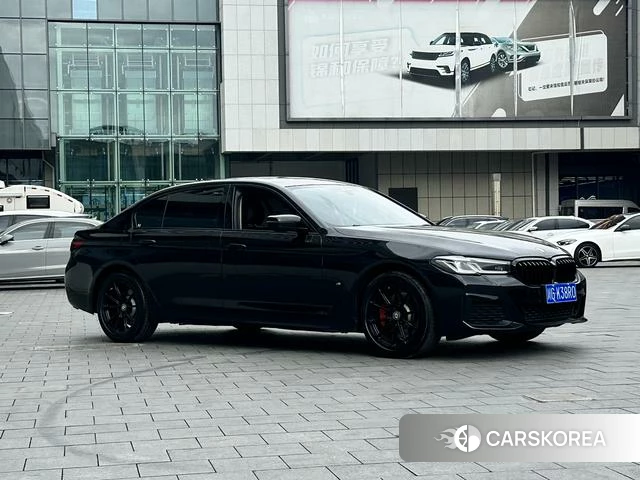 BMW 5 series 2021 Черный из Китая, фото 3